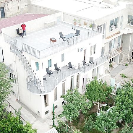 Upstairs Hotel 第比利斯 外观 照片